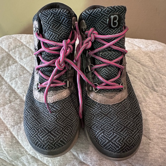Women’s Bzees lace up winter boots — 7.5 - Picture 7 of 7
